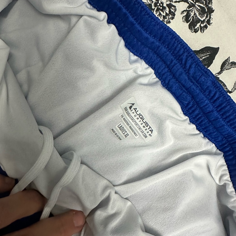 Cute like new University of Florida shorts. Women’s xl - Picture 2 of 2